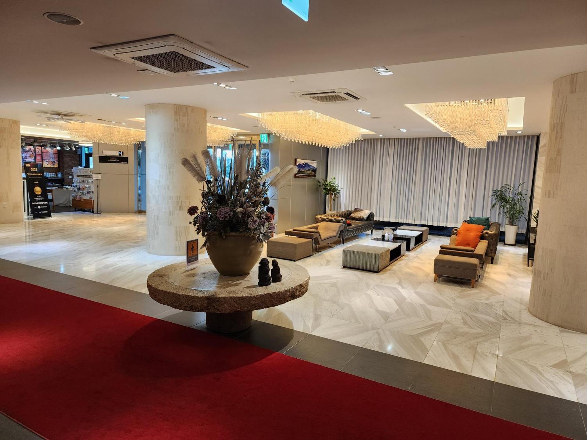 Ramada By Wyndham Jeju Hamdeok Hotel Eksteriør billede