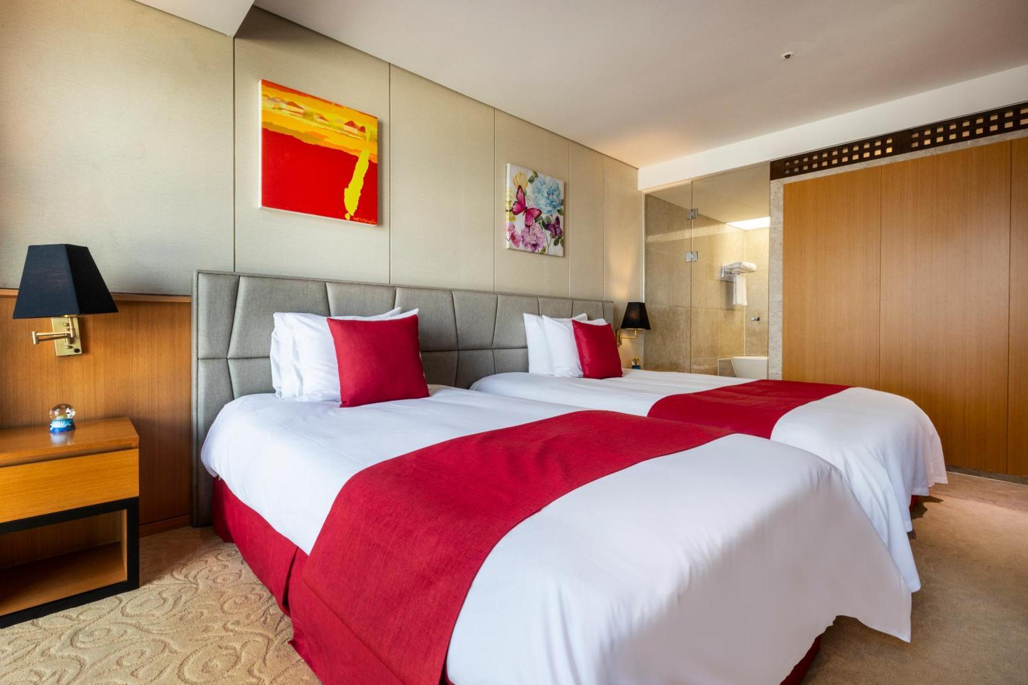 Ramada By Wyndham Jeju Hamdeok Hotel Eksteriør billede
