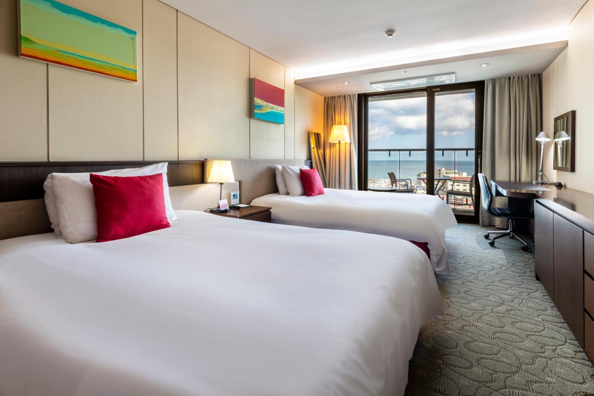 Ramada By Wyndham Jeju Hamdeok Hotel Eksteriør billede