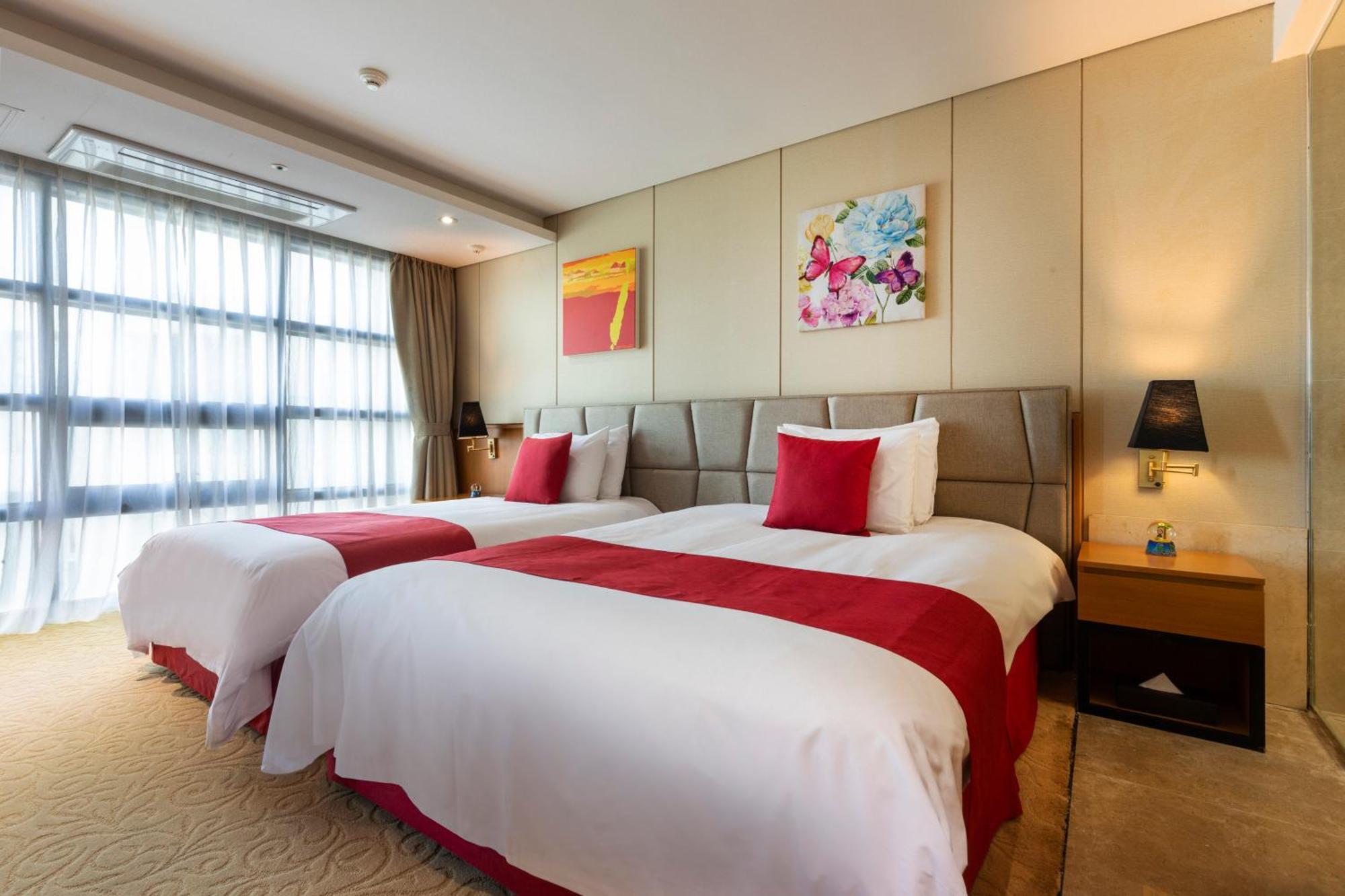 Ramada By Wyndham Jeju Hamdeok Hotel Eksteriør billede