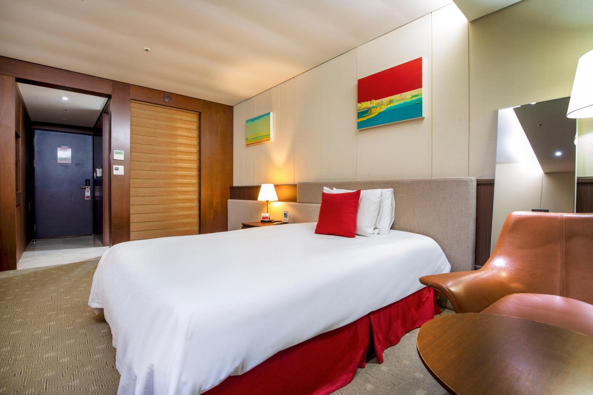 Ramada By Wyndham Jeju Hamdeok Hotel Eksteriør billede