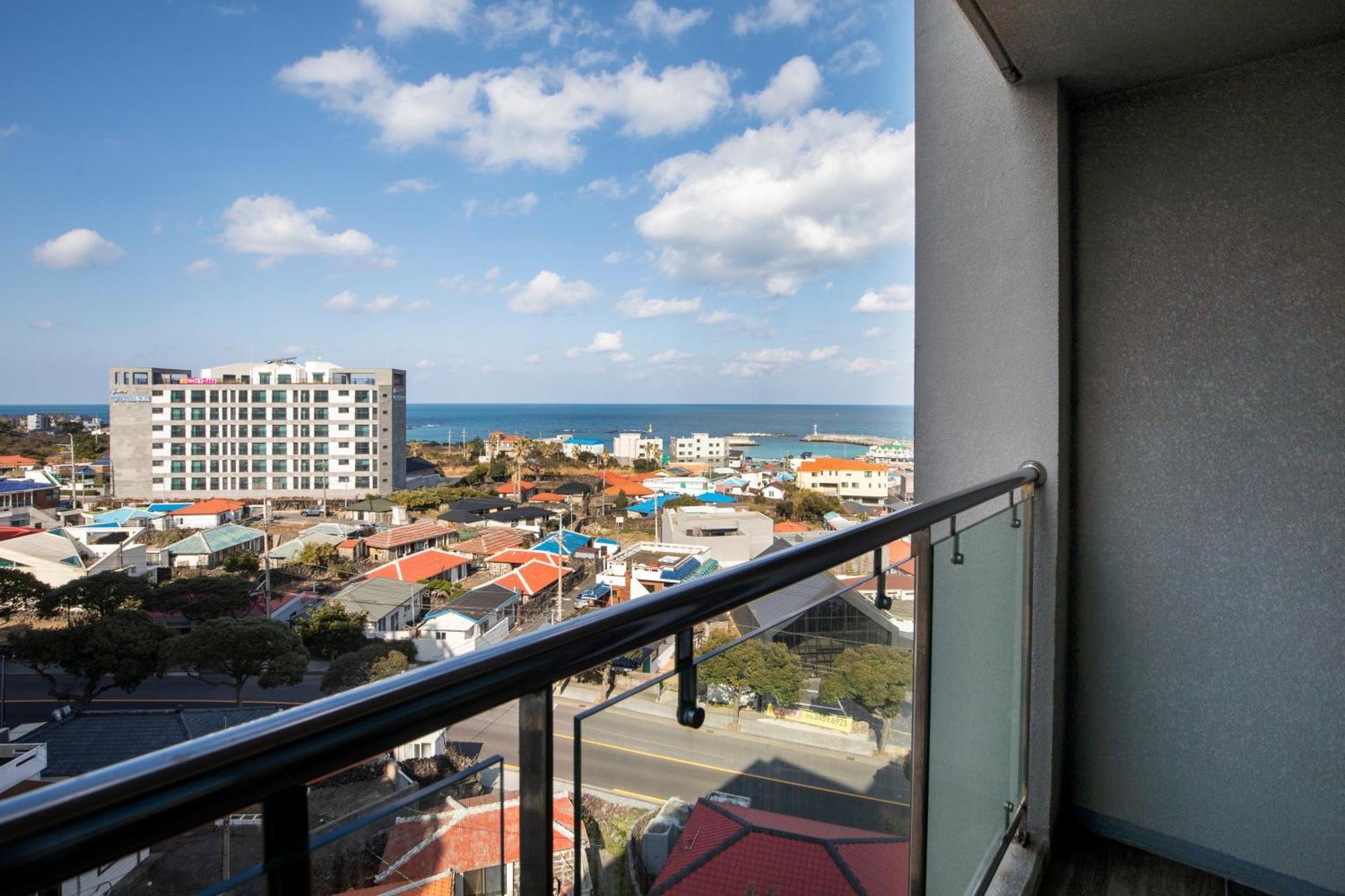 Ramada By Wyndham Jeju Hamdeok Hotel Eksteriør billede