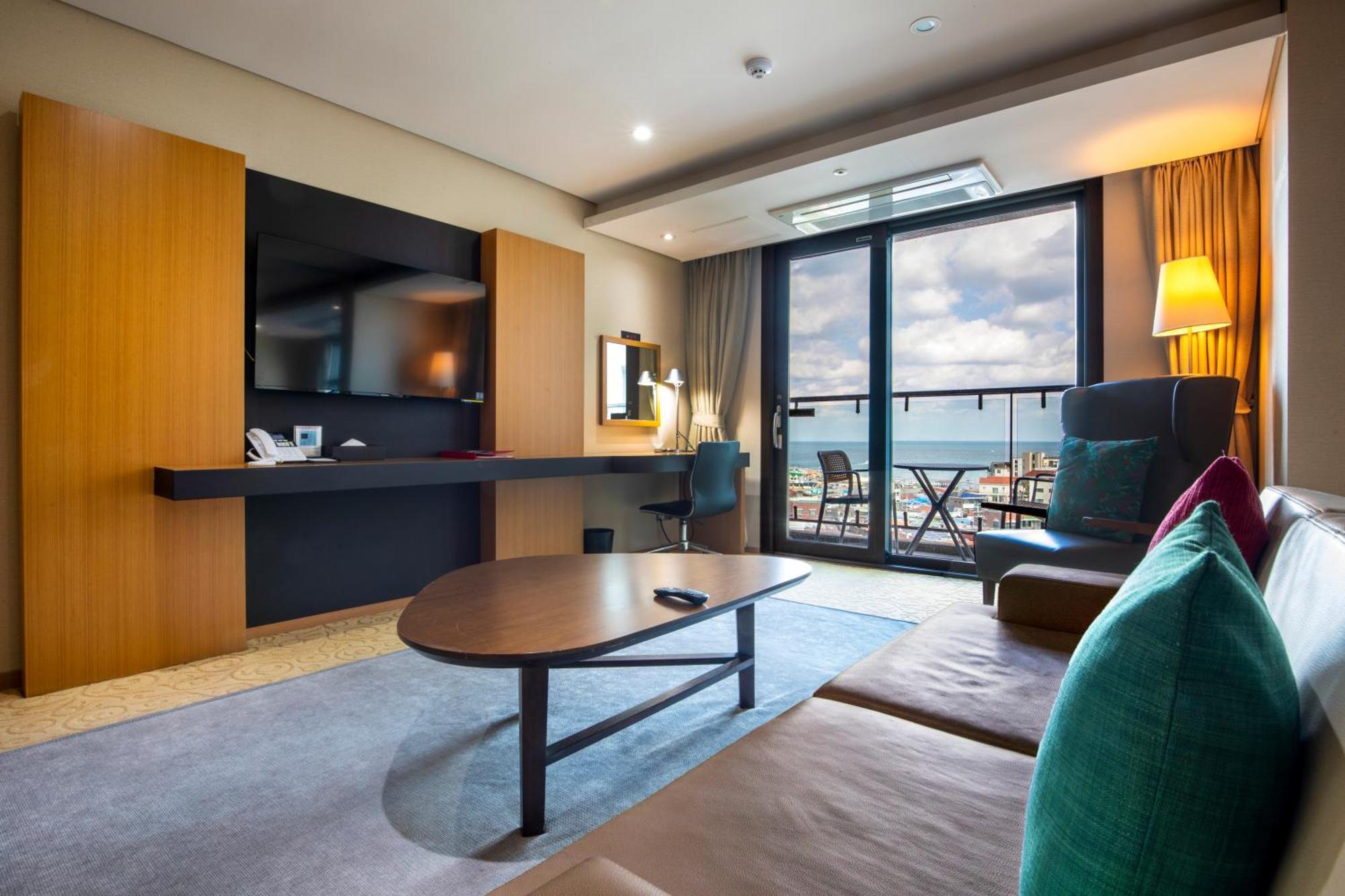 Ramada By Wyndham Jeju Hamdeok Hotel Eksteriør billede