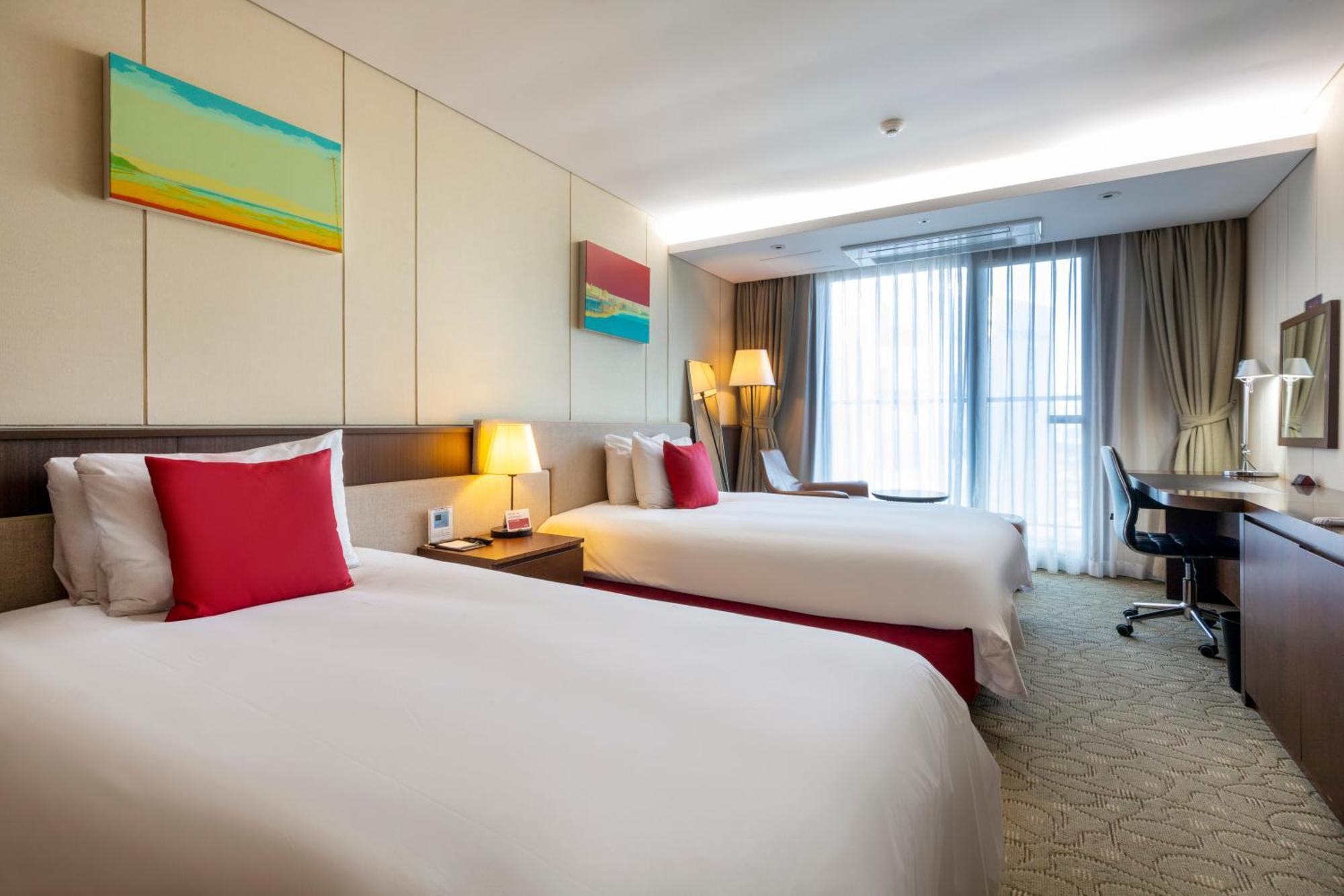 Ramada By Wyndham Jeju Hamdeok Hotel Eksteriør billede