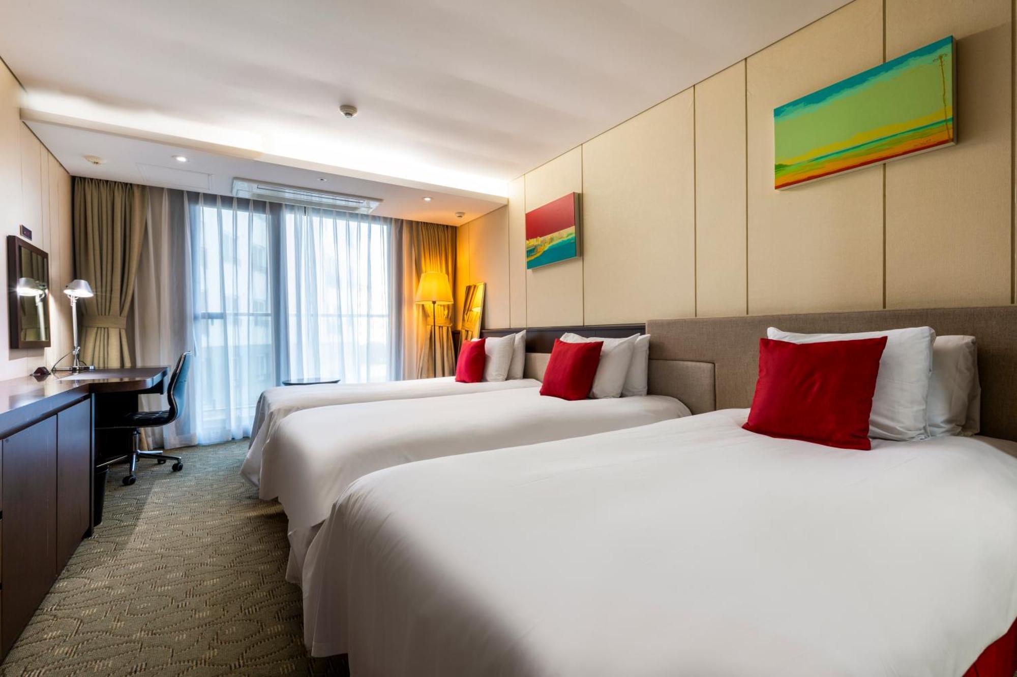 Ramada By Wyndham Jeju Hamdeok Hotel Eksteriør billede