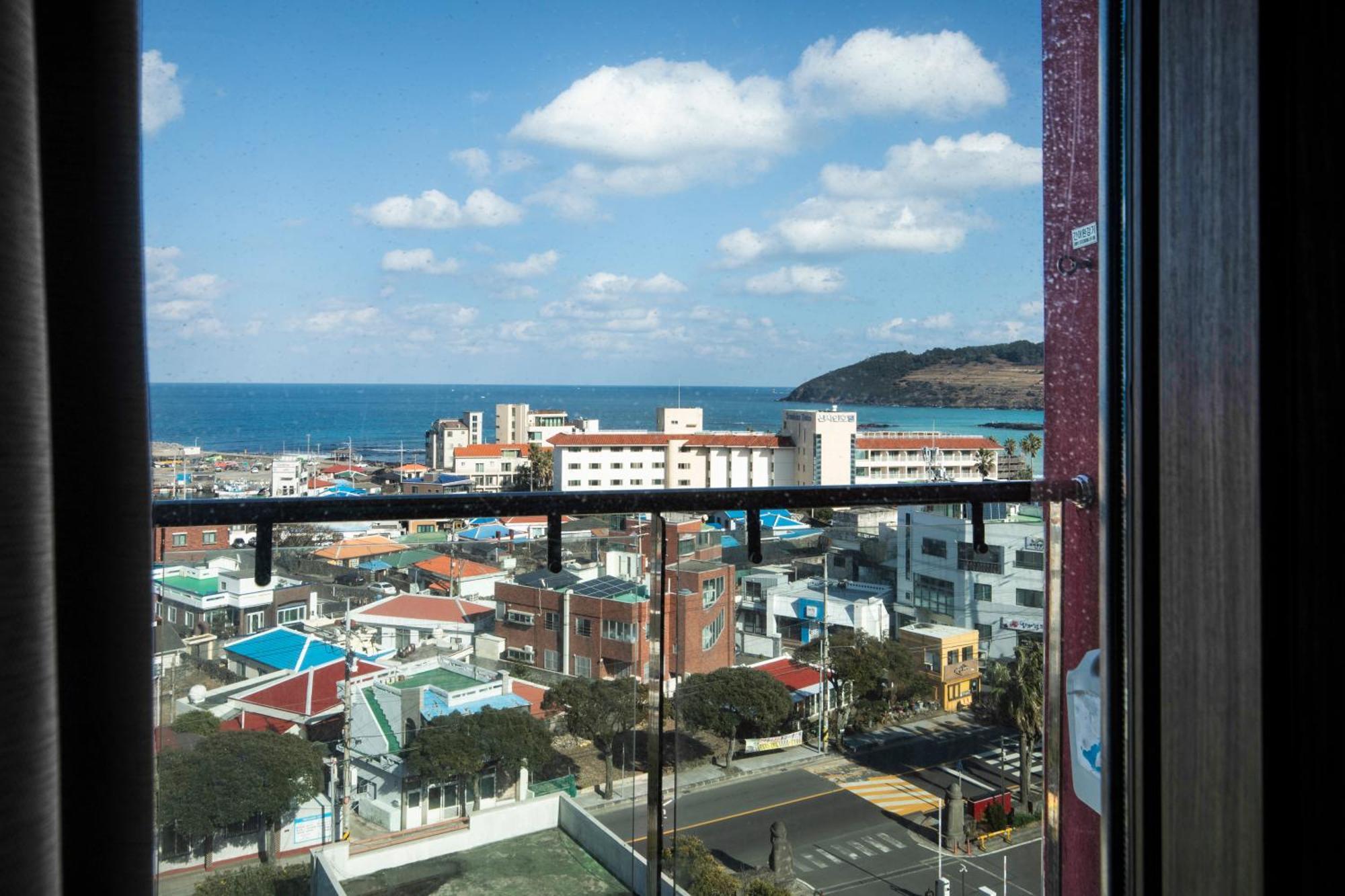 Ramada By Wyndham Jeju Hamdeok Hotel Eksteriør billede