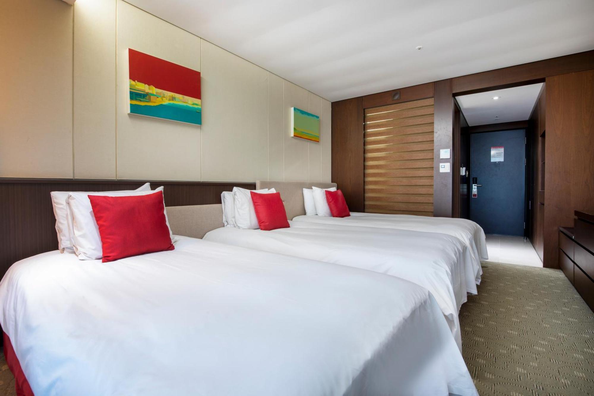 Ramada By Wyndham Jeju Hamdeok Hotel Eksteriør billede