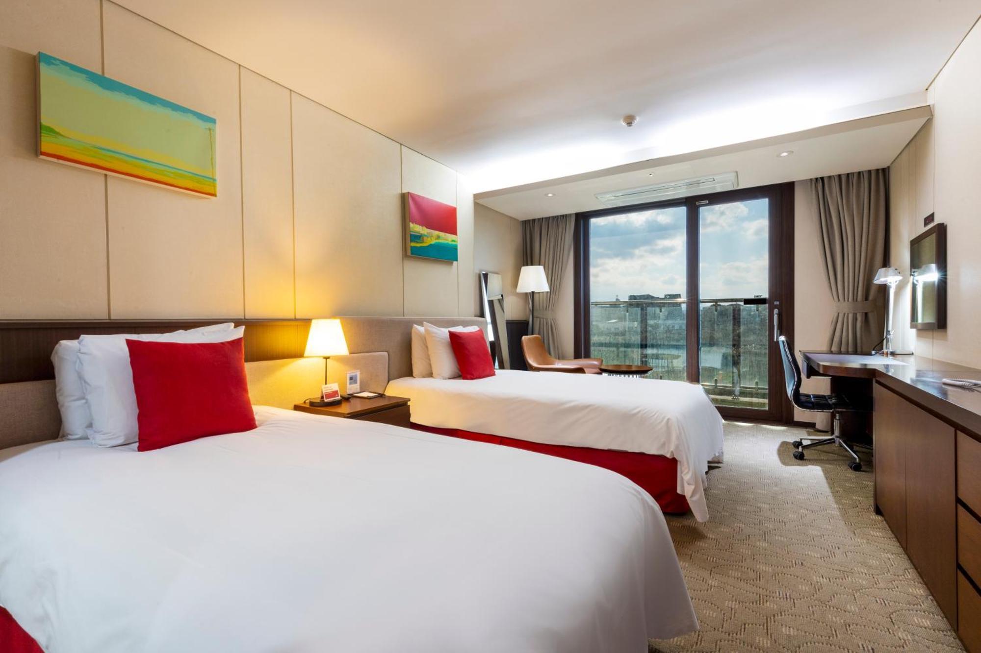Ramada By Wyndham Jeju Hamdeok Hotel Eksteriør billede